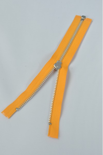 ZIP079  4號拉鏈  金屬開尾拉鏈  銀白色單頭拉鏈  不設單獨拉鍊訂購  細節-2